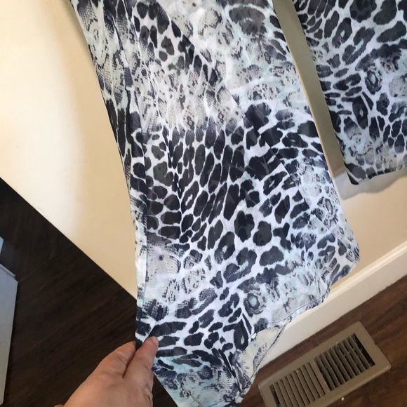 Show Me Your Mumu Smocked Waist  Flare pants At Bottoms Size Small. - Picture 15 of 16